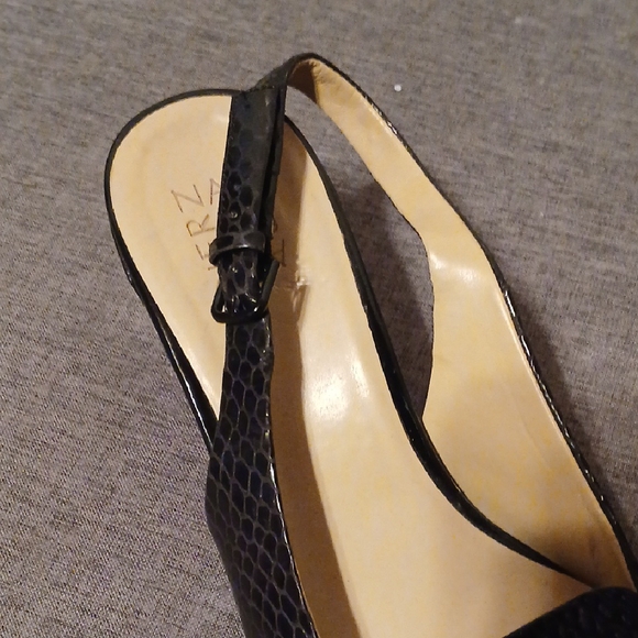 Naturalizer Black Flats Elegant Comfortable Loafers - Picture 8 of 9